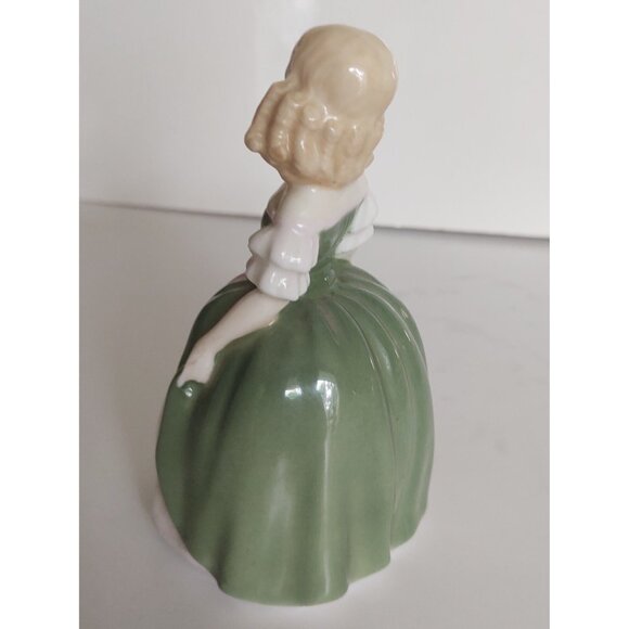 Vintage Royal Doulton Figurine "Penny" HN2338 1967 4 3/4" - Picture 5 of 8